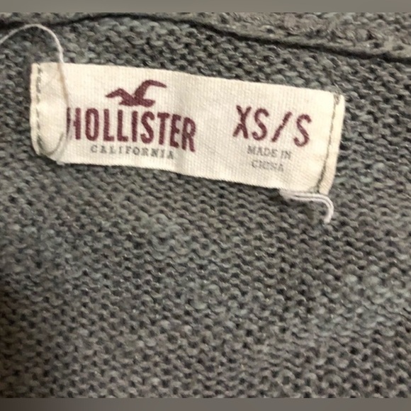 🩶🤍 Gray and White Cardigan 🤍🩶 - Picture 3 of 4